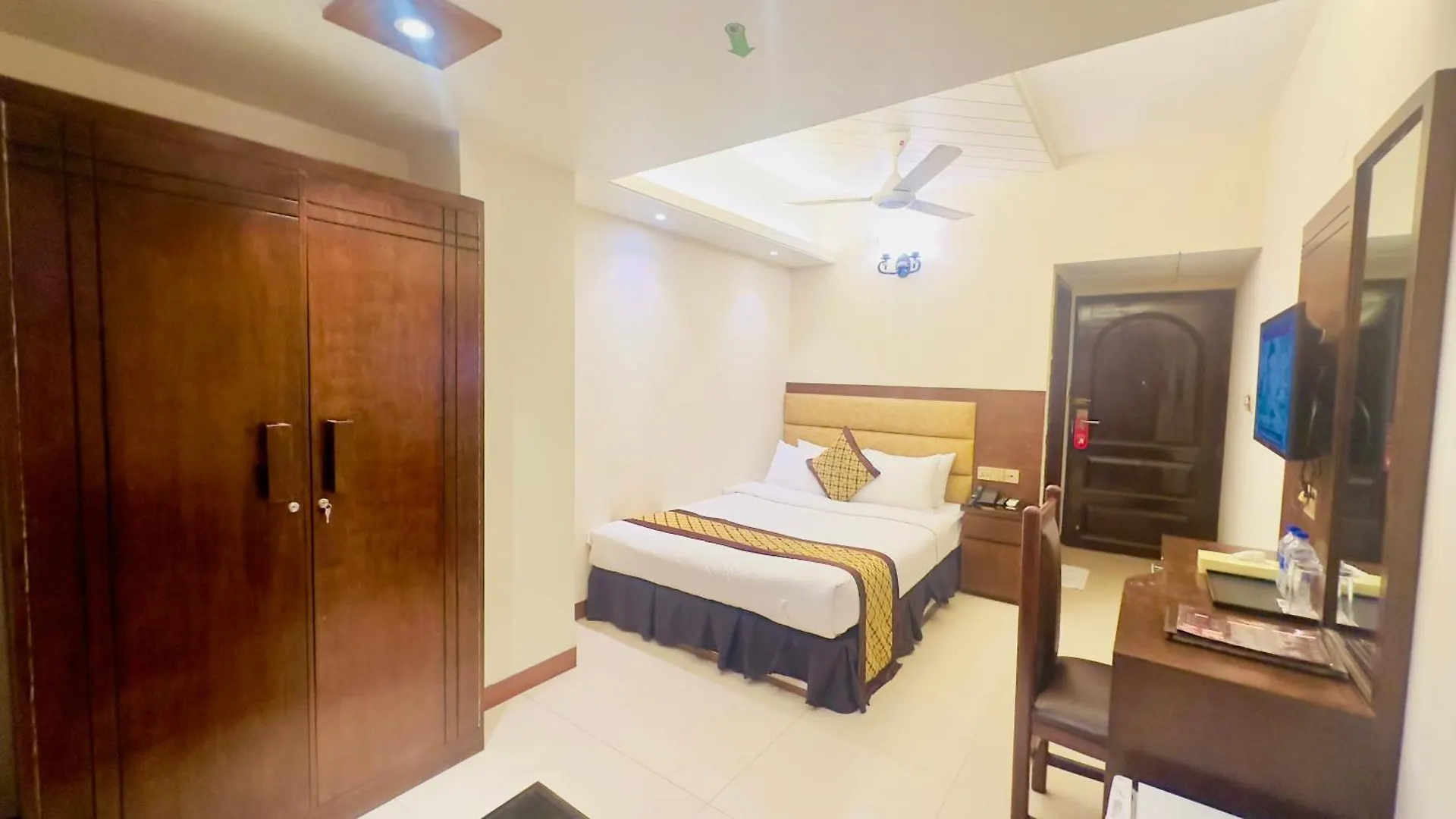 Central Inn City Center Dhaka 4*,