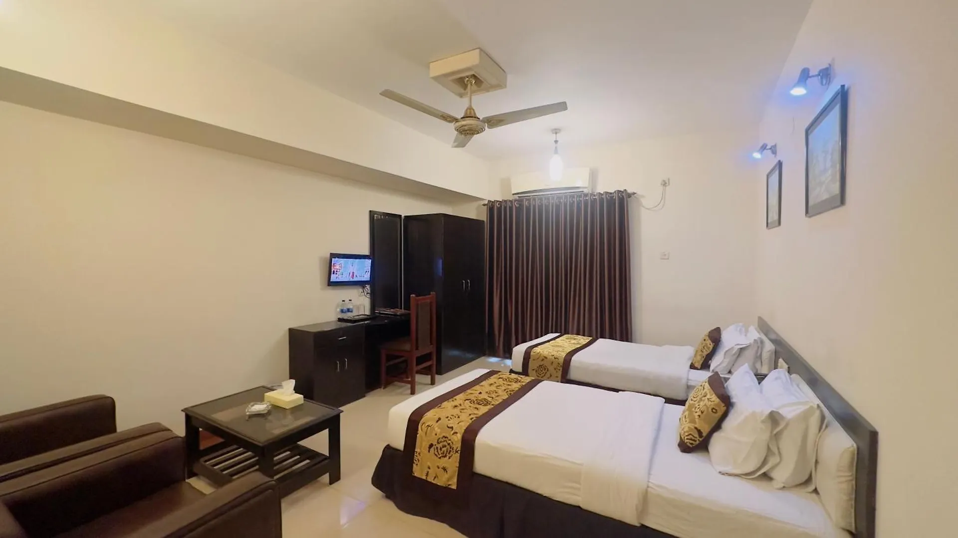 Central Inn City Center Dhaka 4*,